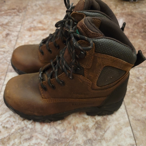 Hytest Waterproof Outdoor Steel Toe Rain Boot - Picture 4 of 5